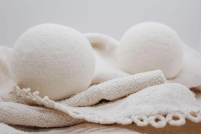 5 Ways How to Scent Dryer Balls Without Essential Oils